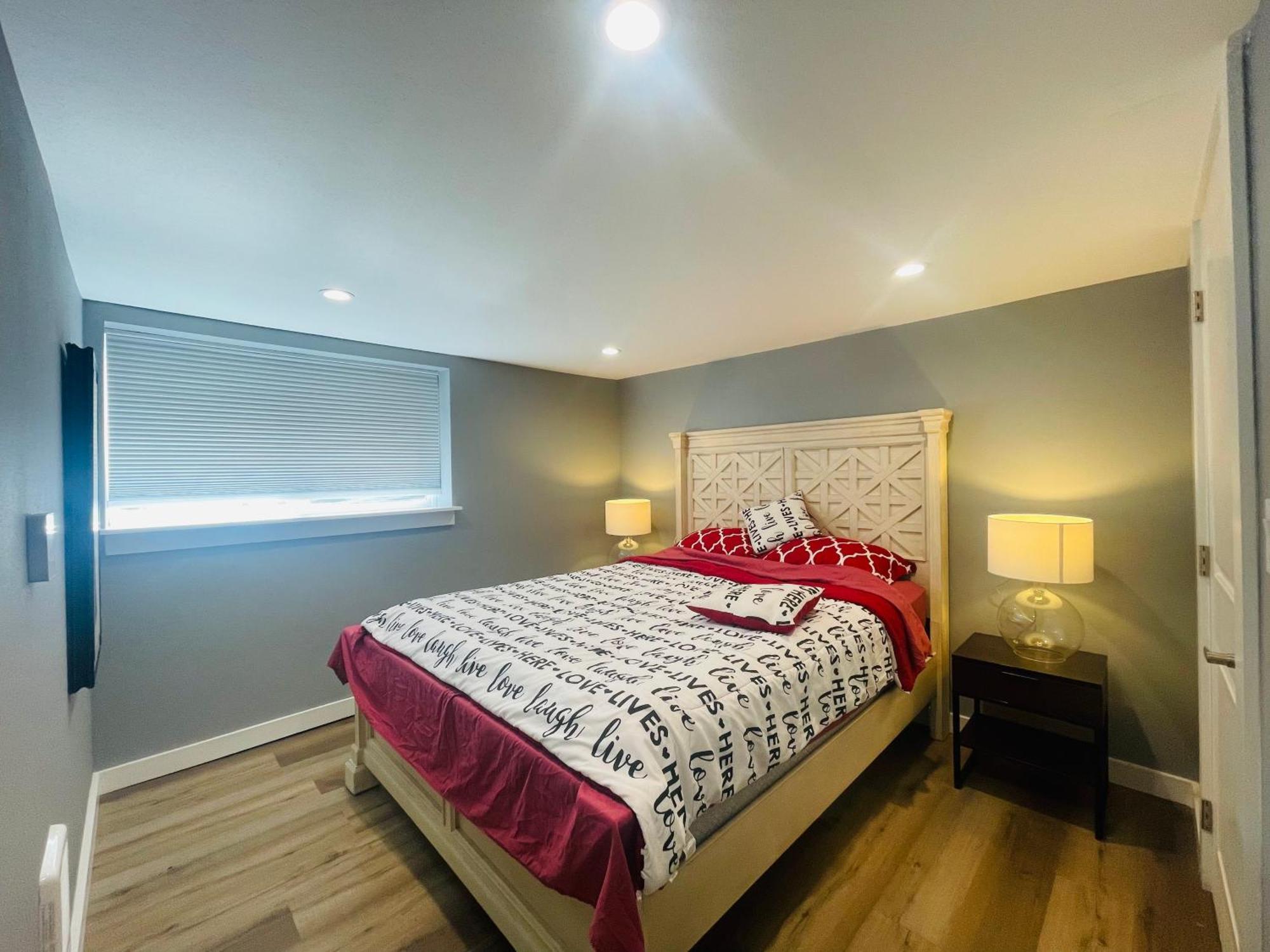 Green Lake 1St Line Home D Full Modern Remodeled Seattle Bagian luar foto